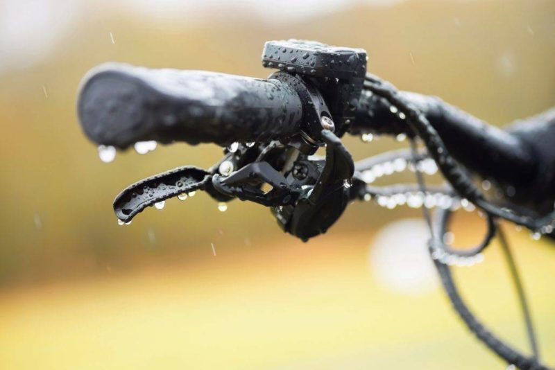 E-bike Handlebar Under The Rain